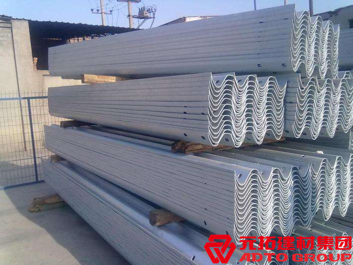 云南盤山公路護欄板批發去哪里？