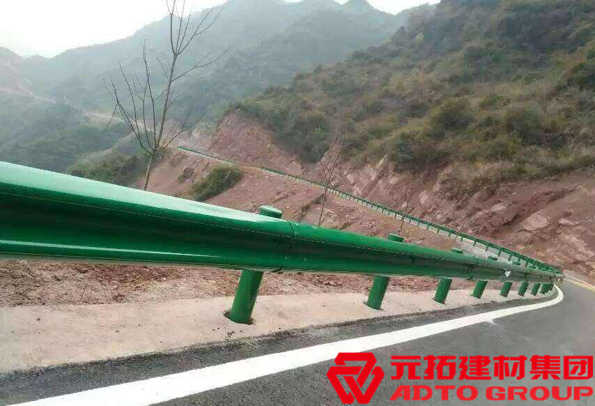 貴州噴塑波形梁鋼護(hù)欄板廠(chǎng)家