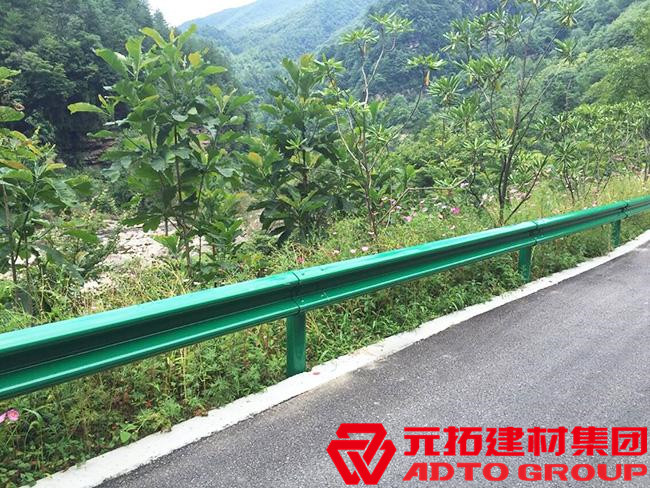 湖北鄉(xiāng)村公路護欄板報價是多少？