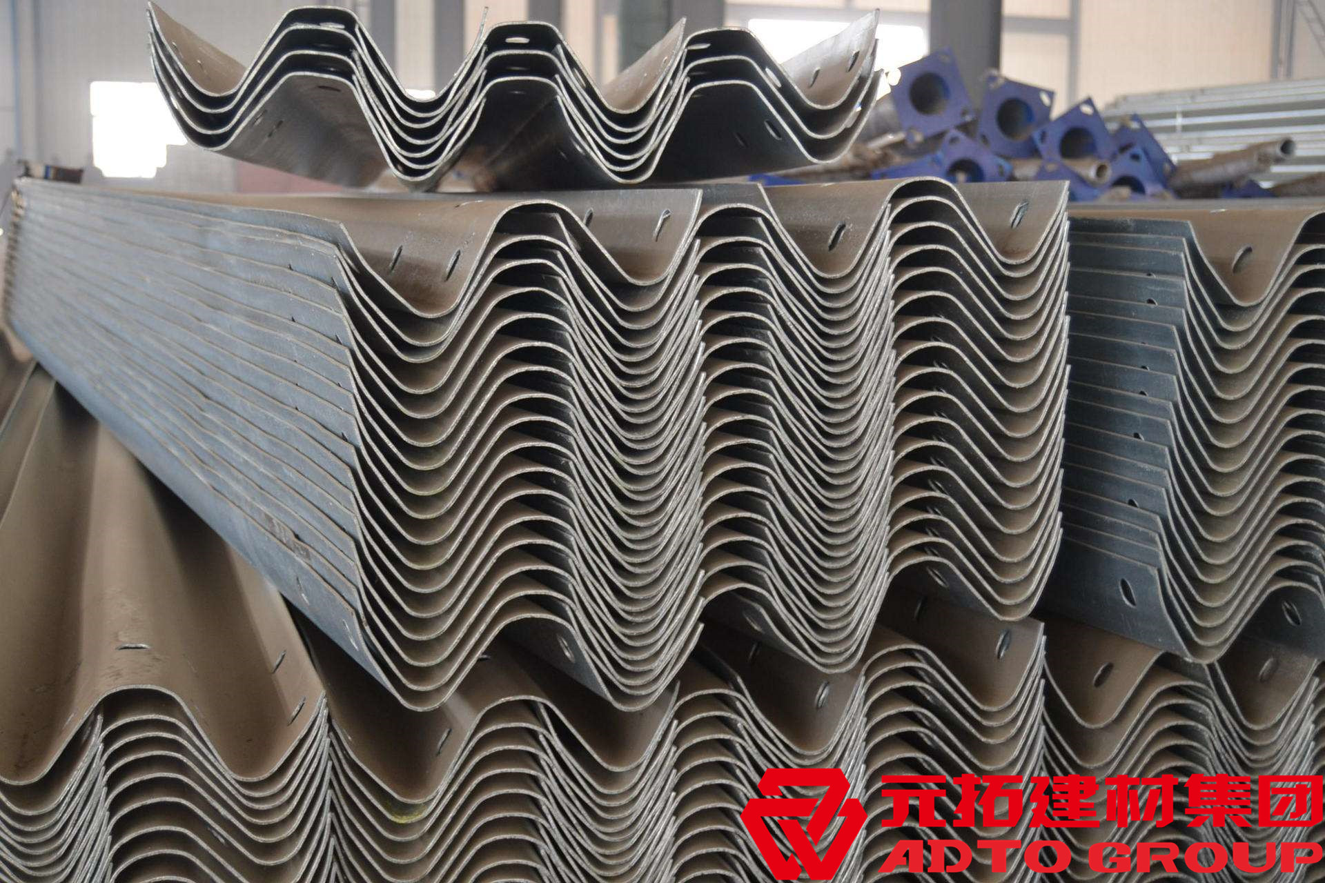 云南波形護欄板廠家批發去哪里?