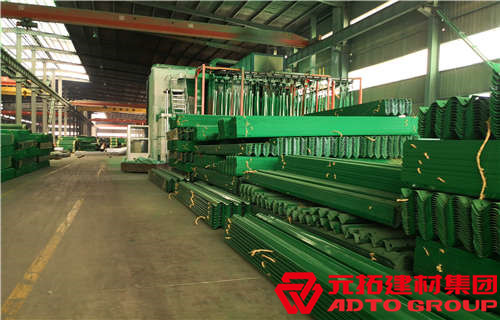 武漢高速公路護欄板廠家選哪家好?