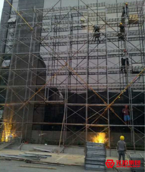 湖南高橋大市場(chǎng)現(xiàn)代商貿(mào)城使用元拓門式腳手架,工程圖片