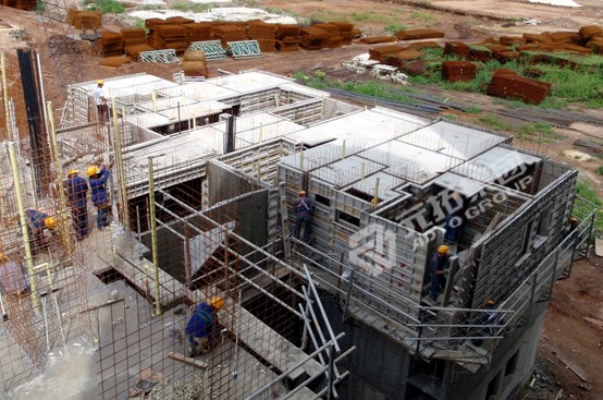 與傳統建筑模板相比，鋁合金模板具有的優勢