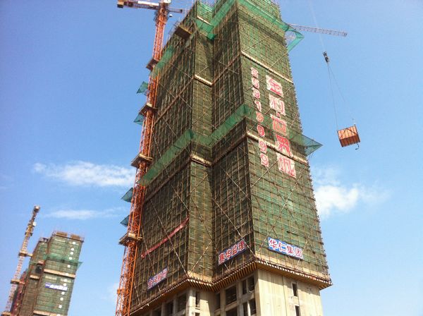 懸挑腳手架和爬架的區別